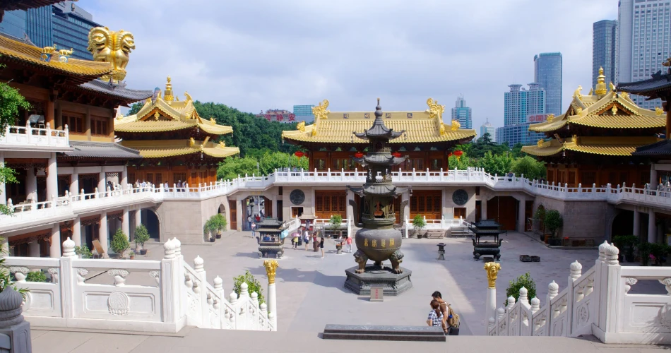 Walking Tours in Shanghai: Where to Go, What to Spot